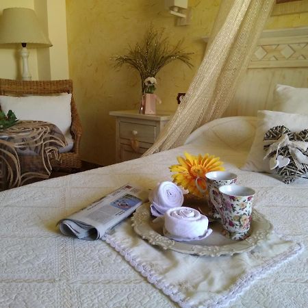 Laurel De La Reina Bed & Breakfast - Boutique ลาซูเบีย ภายนอก รูปภาพ