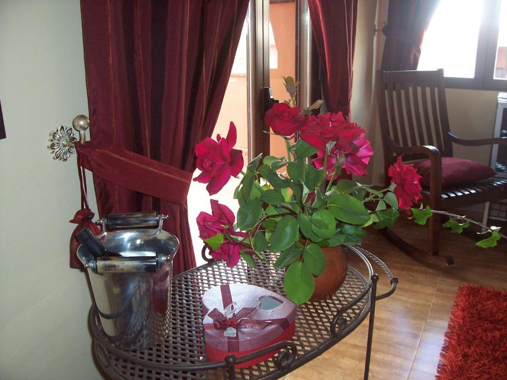 Laurel De La Reina Bed & Breakfast - Boutique ลาซูเบีย ภายนอก รูปภาพ