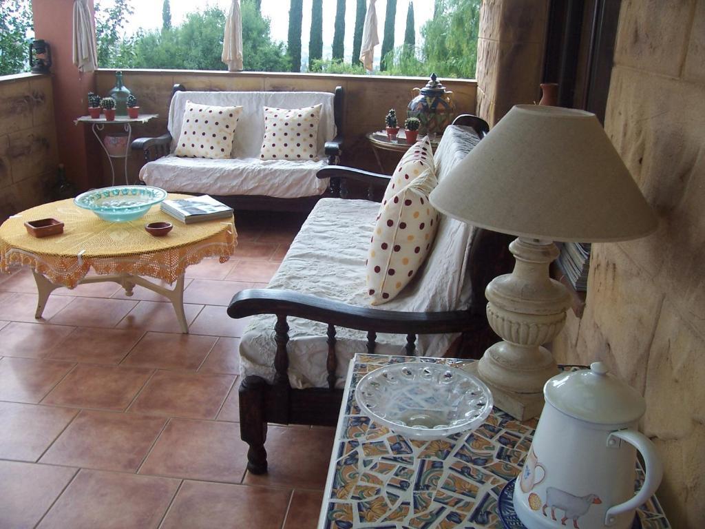 Laurel De La Reina Bed & Breakfast - Boutique ลาซูเบีย ภายนอก รูปภาพ