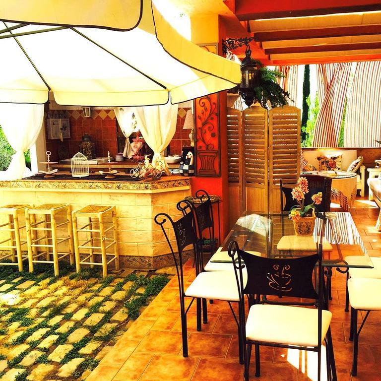 Laurel De La Reina Bed & Breakfast - Boutique ลาซูเบีย ภายนอก รูปภาพ