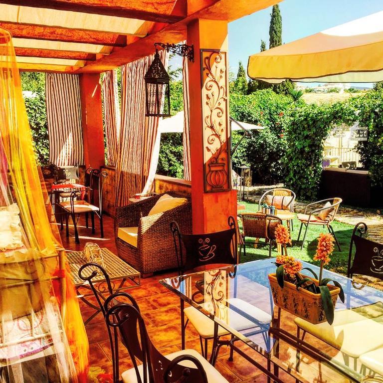Laurel De La Reina Bed & Breakfast - Boutique ลาซูเบีย ภายนอก รูปภาพ