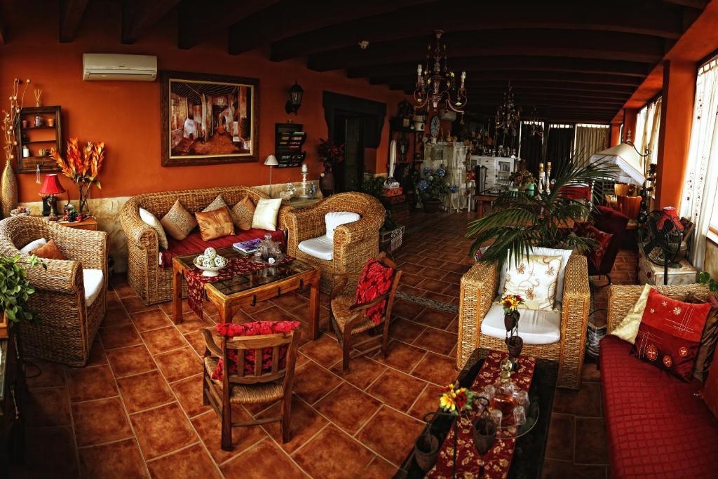 Laurel De La Reina Bed & Breakfast - Boutique ลาซูเบีย ภายนอก รูปภาพ