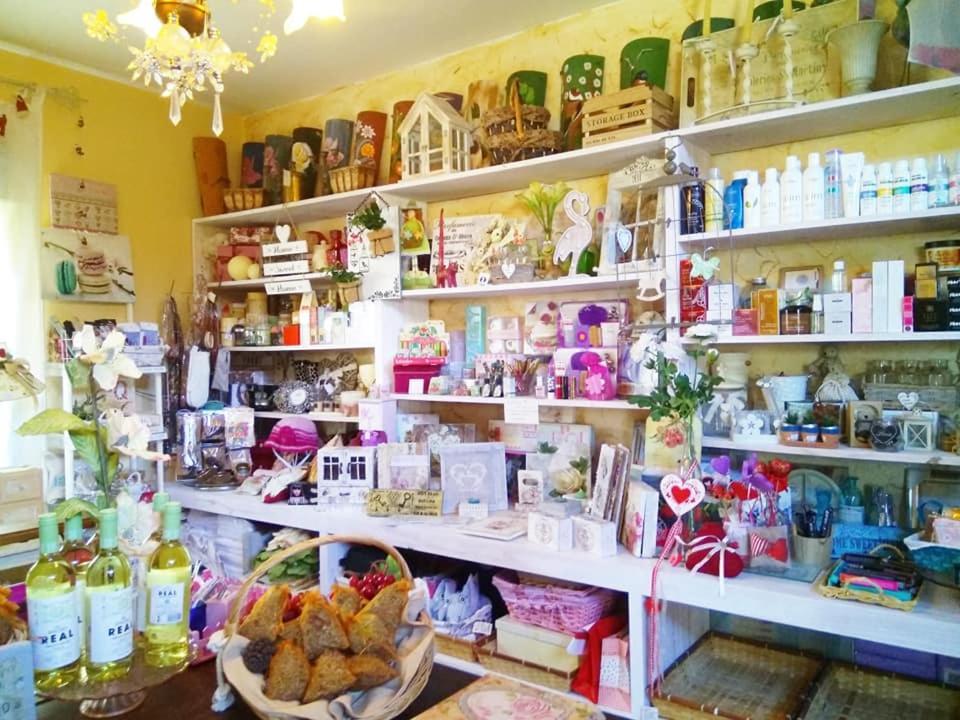 Laurel De La Reina Bed & Breakfast - Boutique ลาซูเบีย ภายนอก รูปภาพ