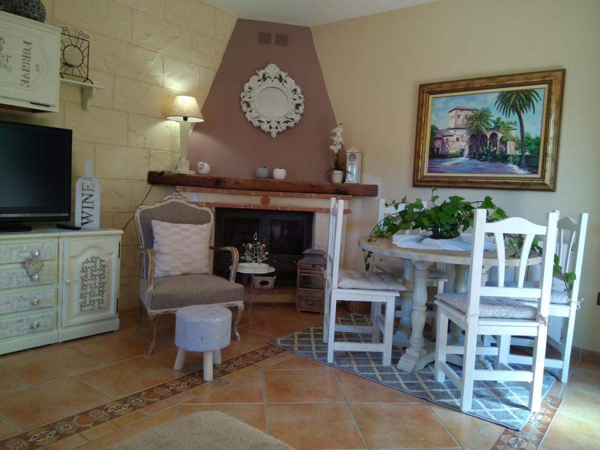 Laurel De La Reina Bed & Breakfast - Boutique ลาซูเบีย ภายนอก รูปภาพ