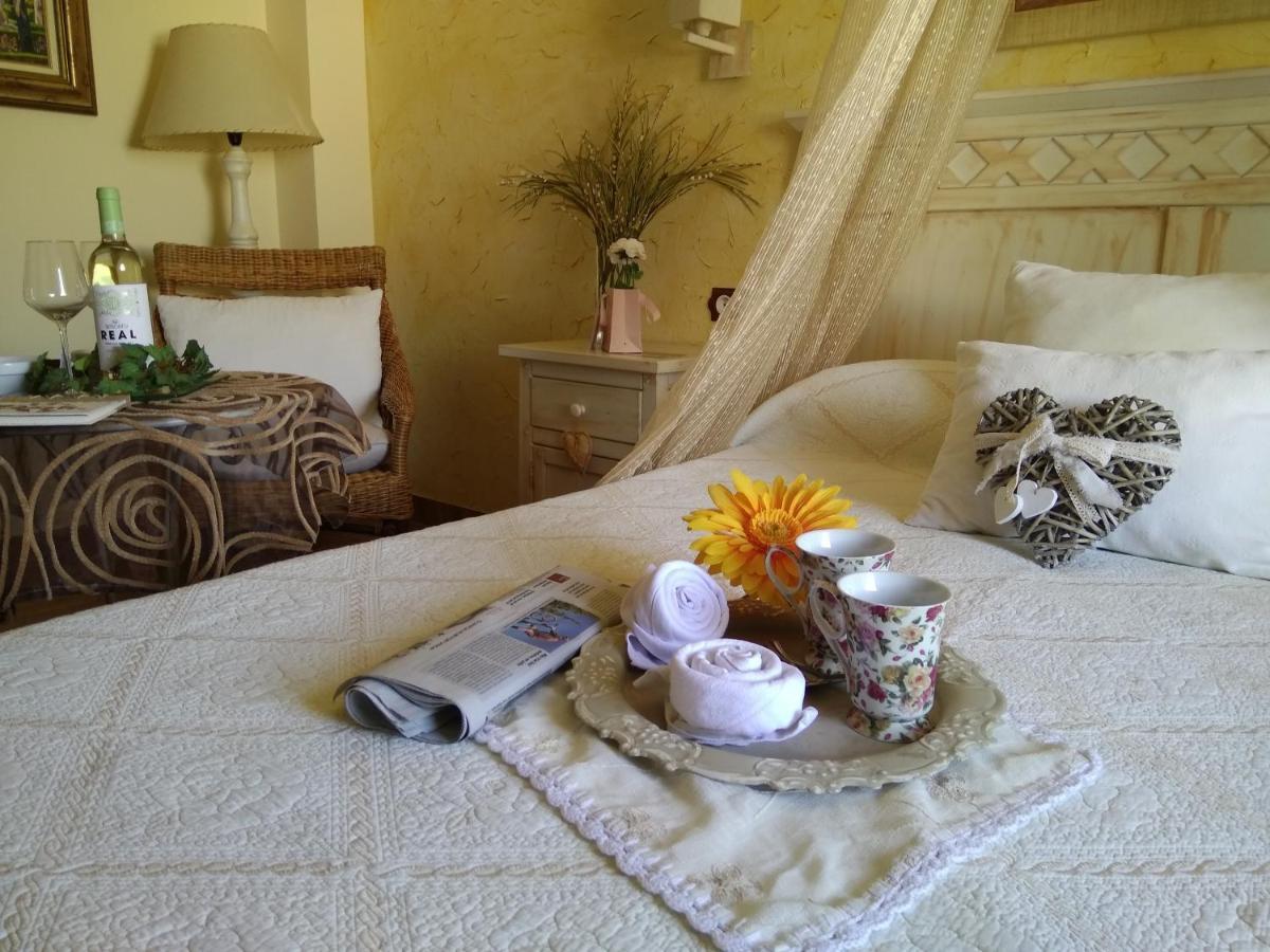 Laurel De La Reina Bed & Breakfast - Boutique ลาซูเบีย ภายนอก รูปภาพ